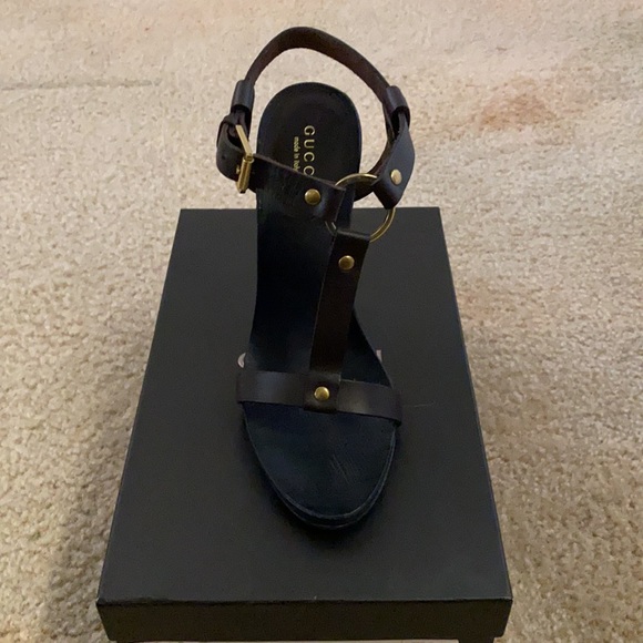 VINTAGE NEW GUCCI BNIB “KYLIE” DK BROWN LEATHER STILETTOS w/GOLD HEELS SZ 36 (6) - Picture 4 of 16